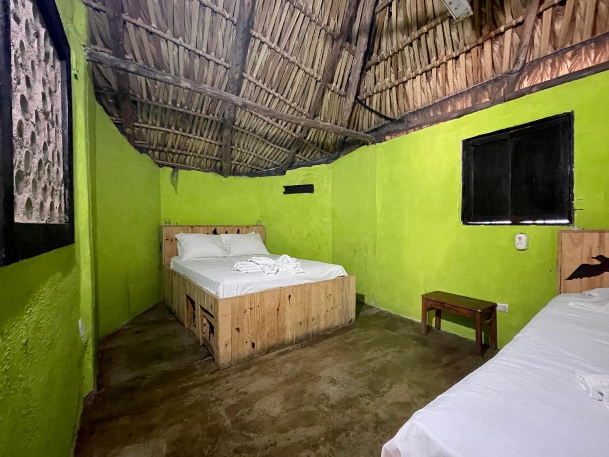 Johnnys Place Hotel Monterrico Eksteriør billede