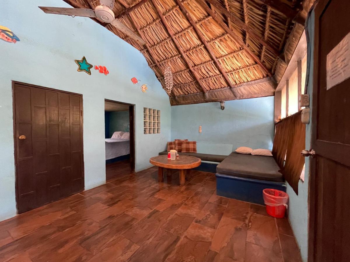 Johnnys Place Hotel Monterrico Eksteriør billede