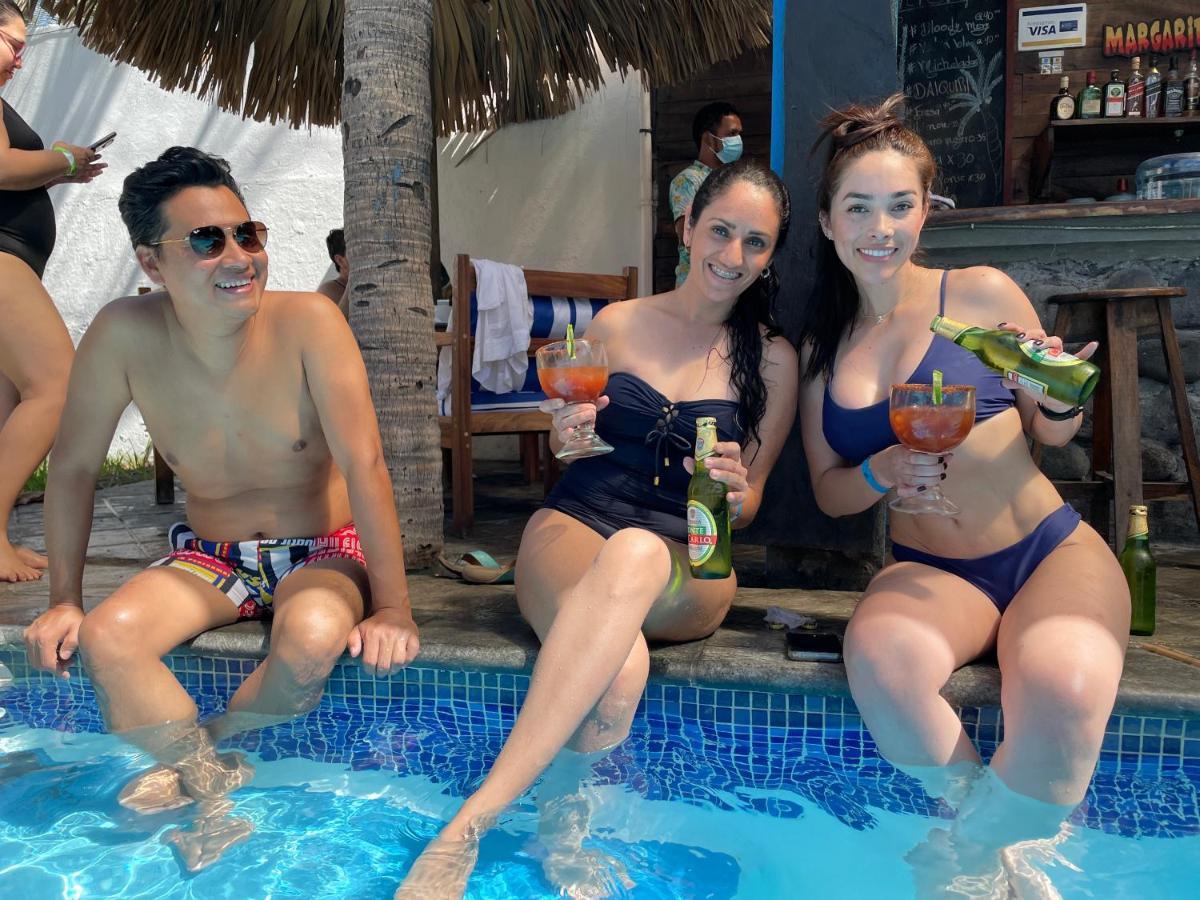 Johnnys Place Hotel Monterrico Eksteriør billede