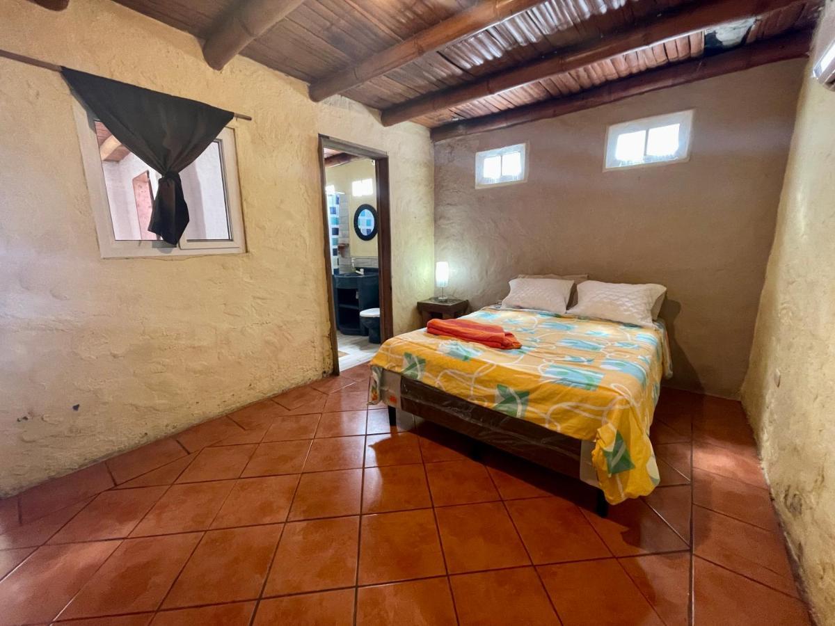 Johnnys Place Hotel Monterrico Eksteriør billede