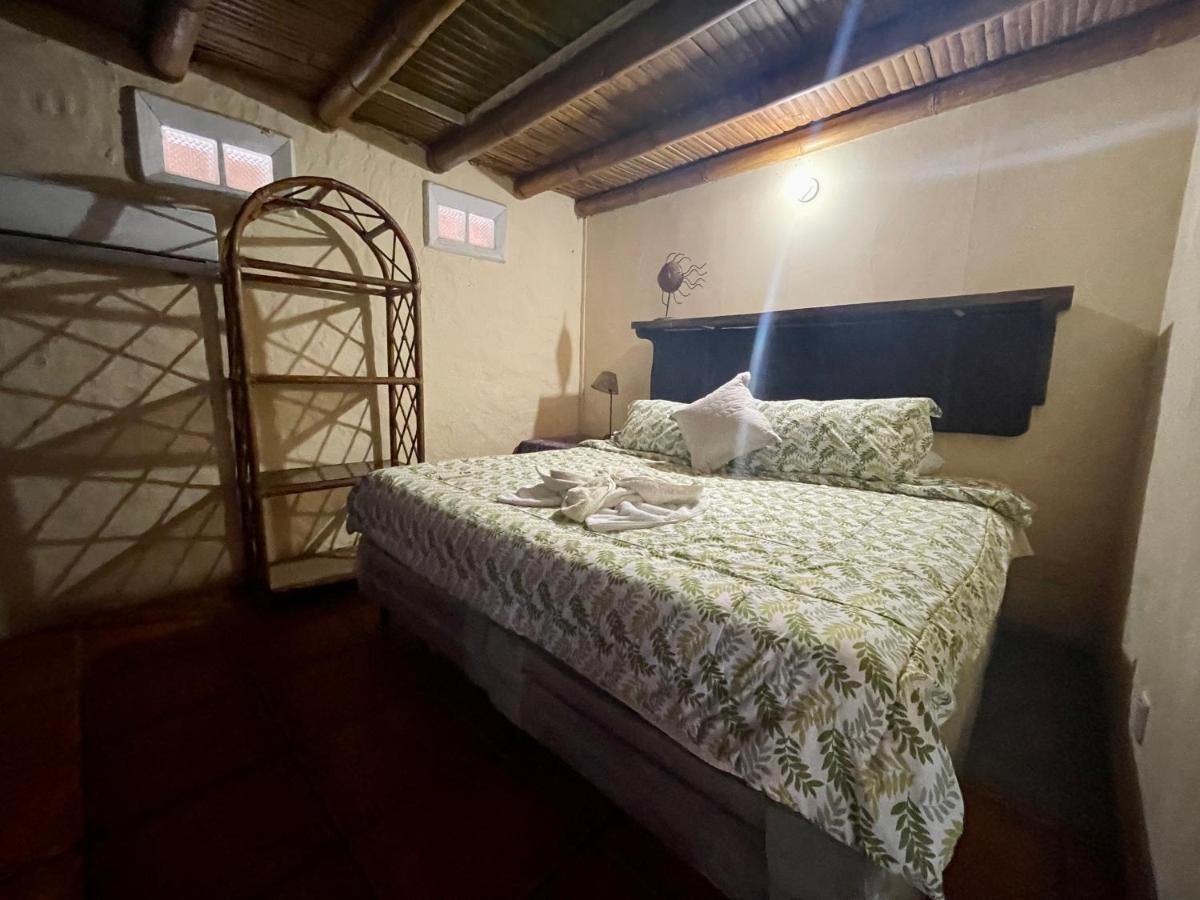 Johnnys Place Hotel Monterrico Eksteriør billede