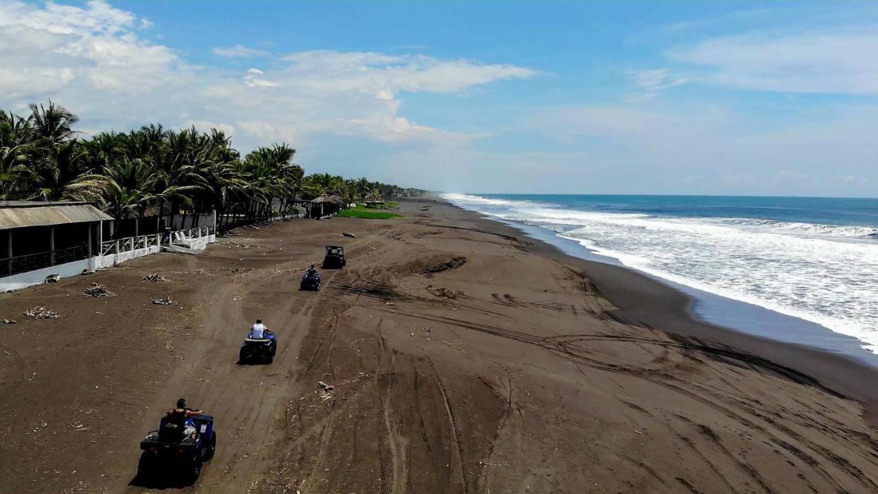 Johnnys Place Hotel Monterrico Eksteriør billede