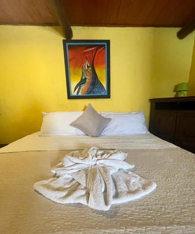 Johnnys Place Hotel Monterrico Eksteriør billede