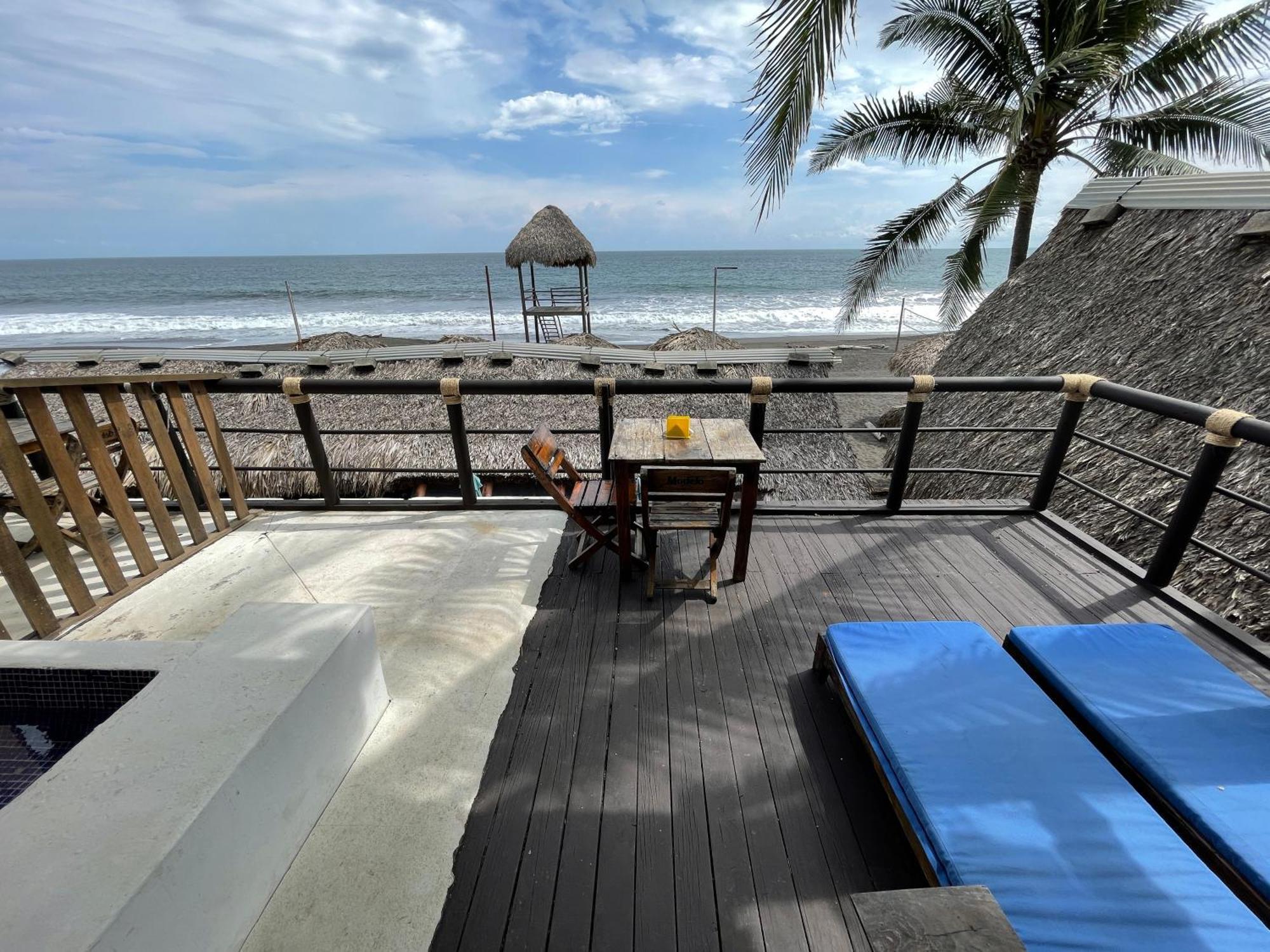 Johnnys Place Hotel Monterrico Eksteriør billede